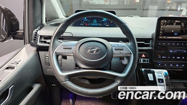 Hyundai Staria Inspiration, 2023 13