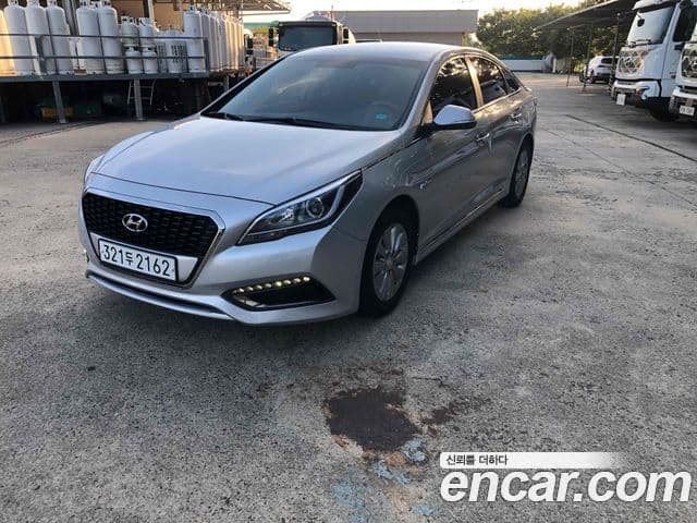 Hyundai LF Sonata гибрид Smart, 2016 1