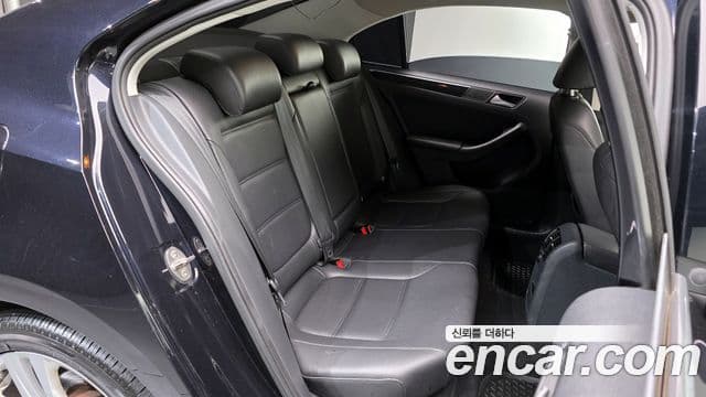 Volkswagen New Jetta 6세대, 2015 12