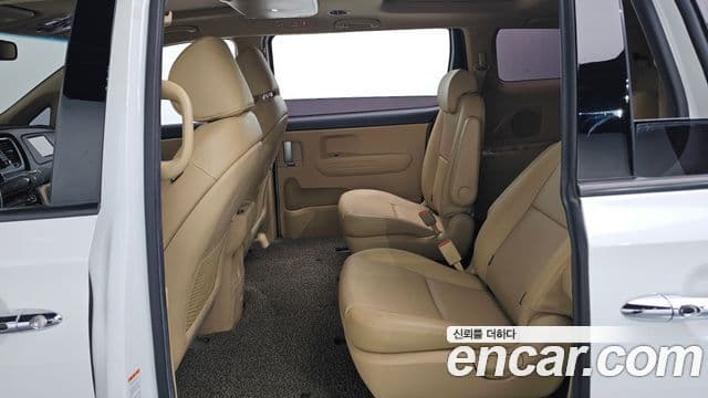 Kia The / новый New Carnival Luxury, 2019 12