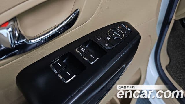 Kia The / новый New Carnival Luxury, 2019 17