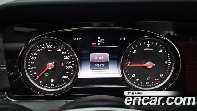 Mercedes-Benz E-класс W213 E220d кабриолет, 2018 8