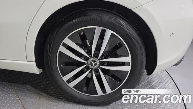 Mercedes-Benz A-класс W177 A220 хэтчбек, 2021 все фото