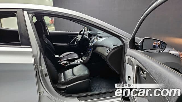 Hyundai Avante MD M16 GDI Avenue, 2014 11