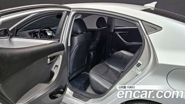 Hyundai Avante MD M16 GDI Avenue, 2014 12