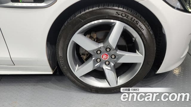 Jaguar XE 20d R스포츠, 2016 все фото