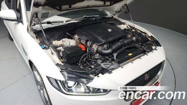 Jaguar XE 20d R스포츠, 2016 6