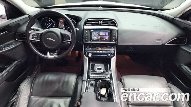 Jaguar XE 20d R스포츠, 2016 7