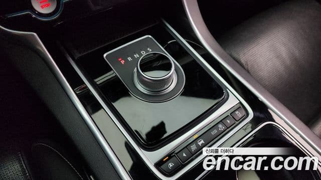 Jaguar XE 20d R스포츠, 2016 9