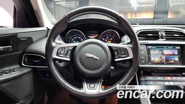 Jaguar XE 20d R스포츠, 2016 13