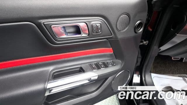 Ford Mustang GT кабриолет, 2019 17