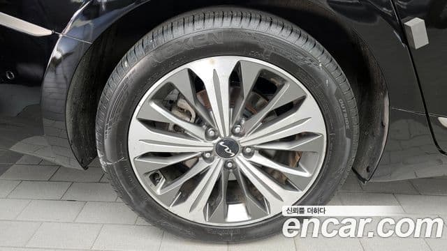 Kia K8 гибрид Noblesse, 2023 все фото