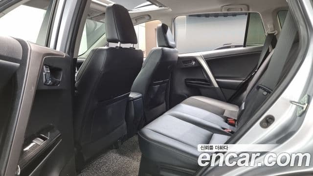 Toyota RAV4 4세대, 2018 12