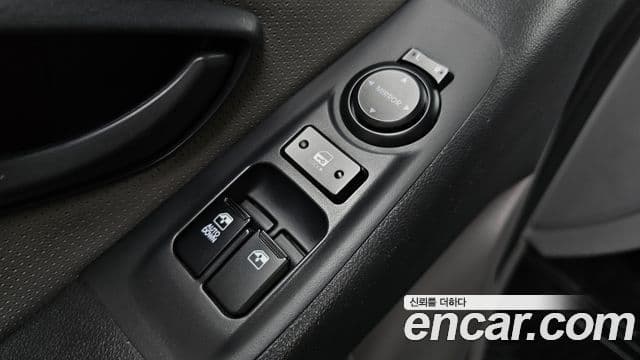 Hyundai Grand Starex детский перевозочный автомобиль, 2015 13