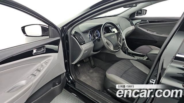 Hyundai YF Sonata люксовая версия, 2010 10