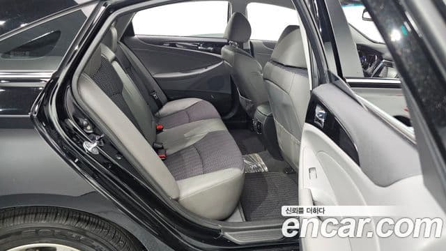 Hyundai YF Sonata люксовая версия, 2010 12