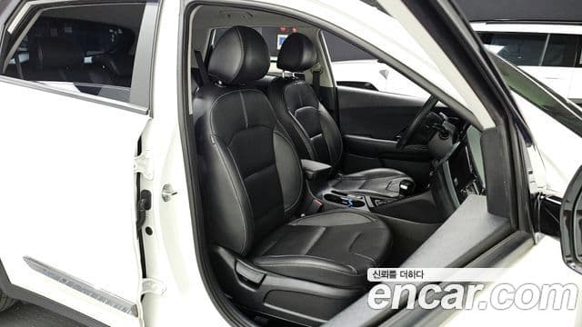 Kia The / новый New Niro Prestige, 2022 10