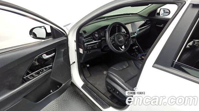 Kia The / новый New Niro Prestige, 2022 11