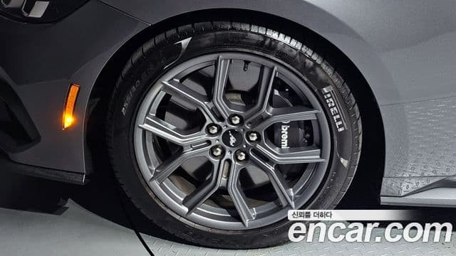 Ford Mustang 7세대 2.3 EcoBoost Premium кабриолет, 2024 все фото