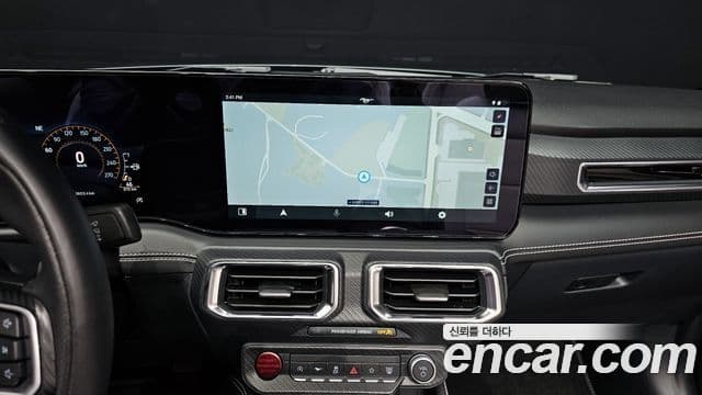 Ford Mustang 7세대 2.3 EcoBoost Premium кабриолет, 2024 14