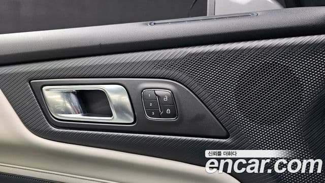 Ford Mustang 7세대 2.3 EcoBoost Premium кабриолет, 2024 18