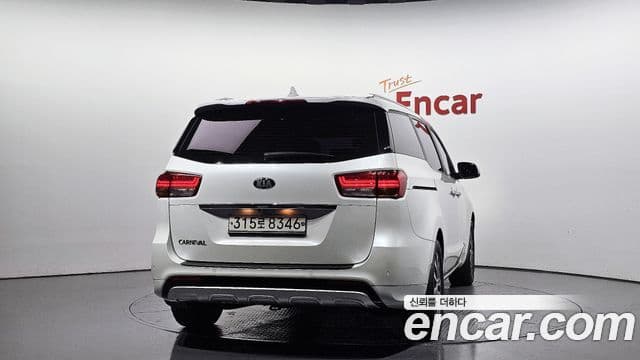 Kia All New Carnival Luxury, 2018 4