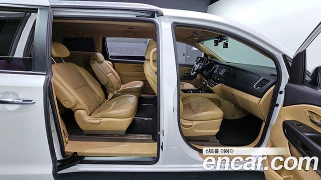 Kia All New Carnival Luxury, 2018 11