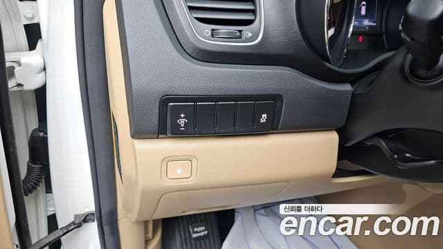 Kia All New Carnival Luxury, 2018 12