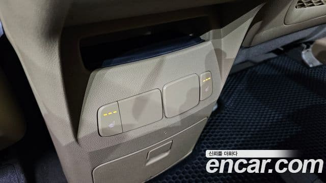 Kia All New Carnival Luxury, 2018 18