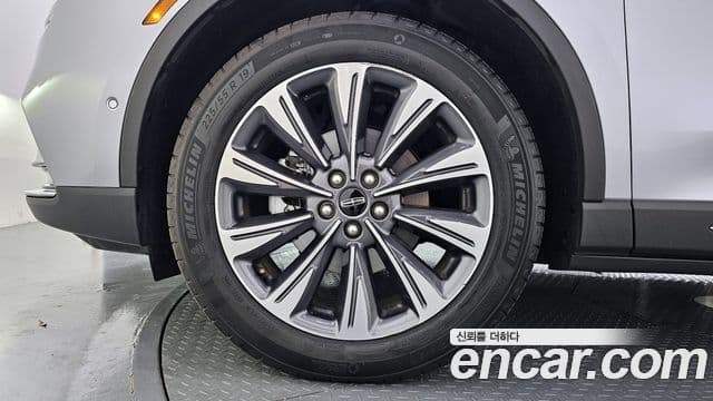 Lincoln Corsair 2.0 Reserve AWD, 2021 все фото