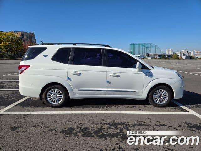 KG모빌리티(SsangYong) Korando 투리스모 4WD GT 11인승, 2014 7