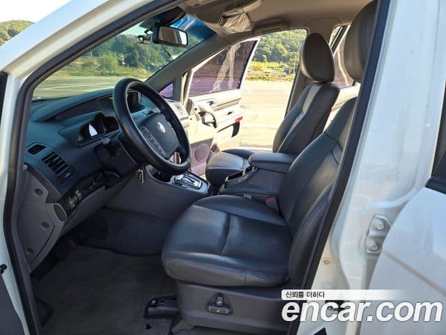 KG모빌리티(SsangYong) Korando 투리스모 4WD GT 11인승, 2014 9