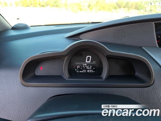 KG모빌리티(SsangYong) Korando 투리스모 4WD GT 11인승, 2014 11