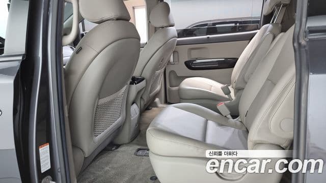 Kia All New Carnival Prestige, 2017 12