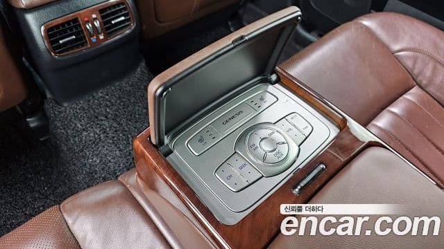 Hyundai Genesis Prime Pack, 2010 19