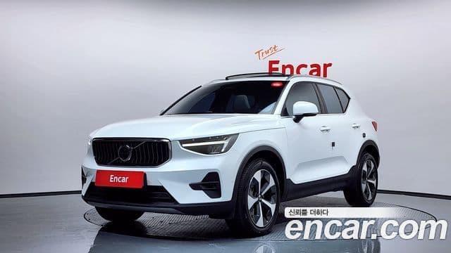 Volvo XC40 B4 Ultimate Bright, 2023 1