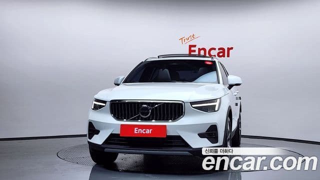 Volvo XC40 B4 Ultimate Bright, 2023 3