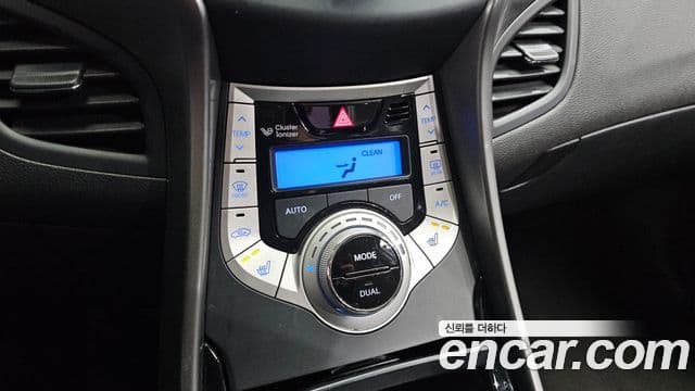 Hyundai Avante MD Premier, 2011 18