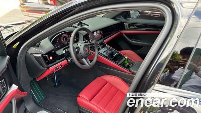 Porsche Panamera (976), 2025 4