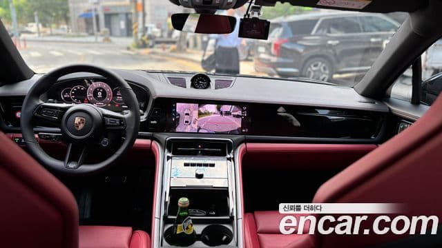 Porsche Panamera (976), 2025 11