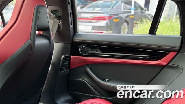 Porsche Panamera (976), 2025 12