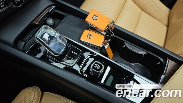 Volvo XC60 2세대 B5 Inscription, 2022 9