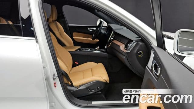 Volvo XC60 2세대 B5 Inscription, 2022 11