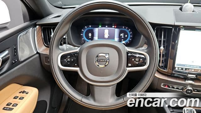 Volvo XC60 2세대 B5 Inscription, 2022 13