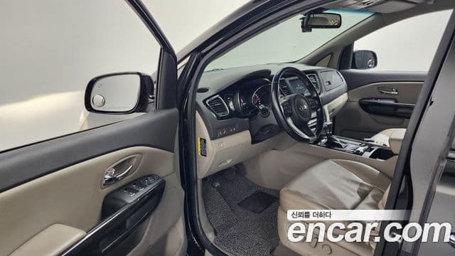 Kia All New Carnival Prestige, 2018 10
