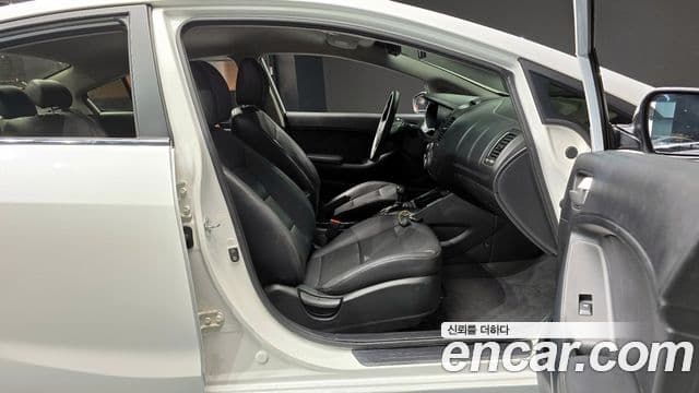 Kia K3 Trendy, 2015 10