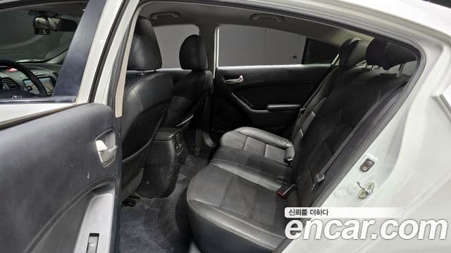 Kia K3 Trendy, 2015 12