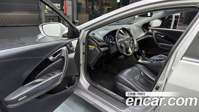 Hyundai Grandeur HG Modern, 2014 11