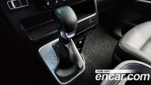 Hyundai Staria Modern, 2025 9