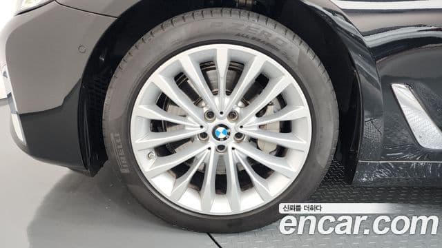 BMW 5시리즈 (G30) Luxury, 2022 все фото